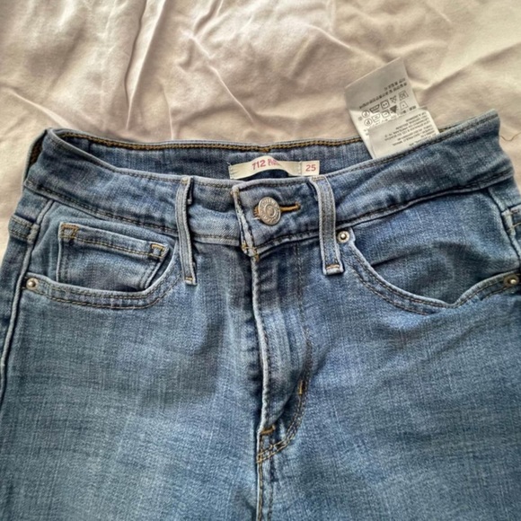 Levi’s 712 Slim Jeans - Picture 1 of 3